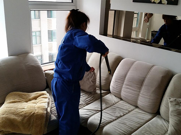 沙坪壩沙發清洗方法和保養技巧 